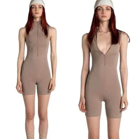 New! Nicholas Paola Jumpsuit Short Bodysuit Ribbed Mock Neck Tan M 26728 - Picture 1 of 10